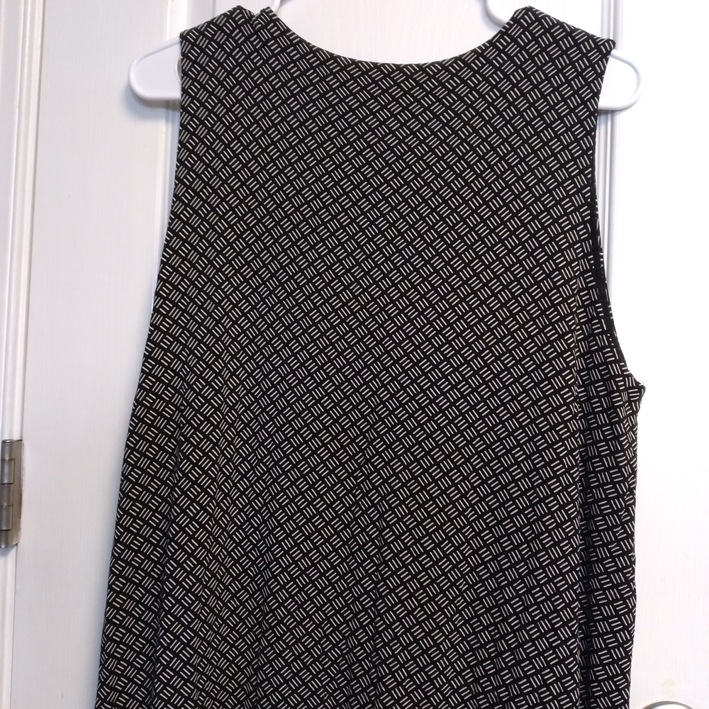 J Jill Sleeveless Black & White Geometric Midi Dress Sleeveless Tiered Church - Picture 3 of 13